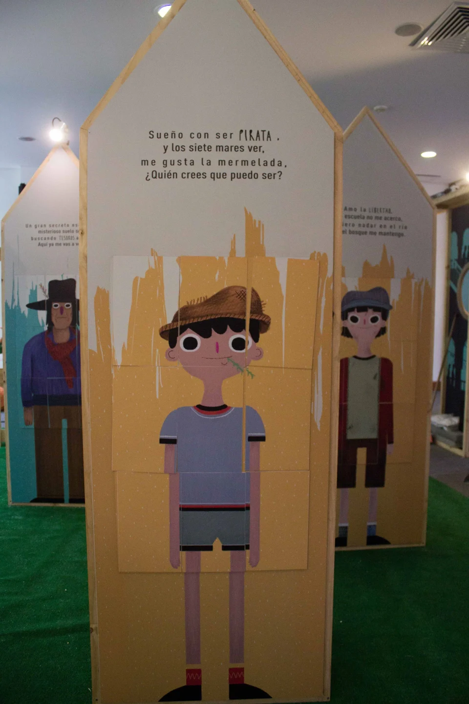 A Tom Sóyer character on a festival wall